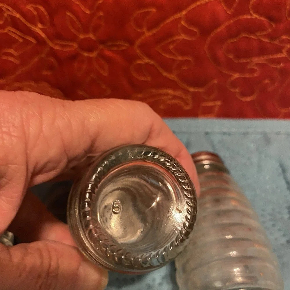 2 Sets VTG‎ Beehive Clear Glass S/S Tops Diner Salt & Pepper Shakers 4
